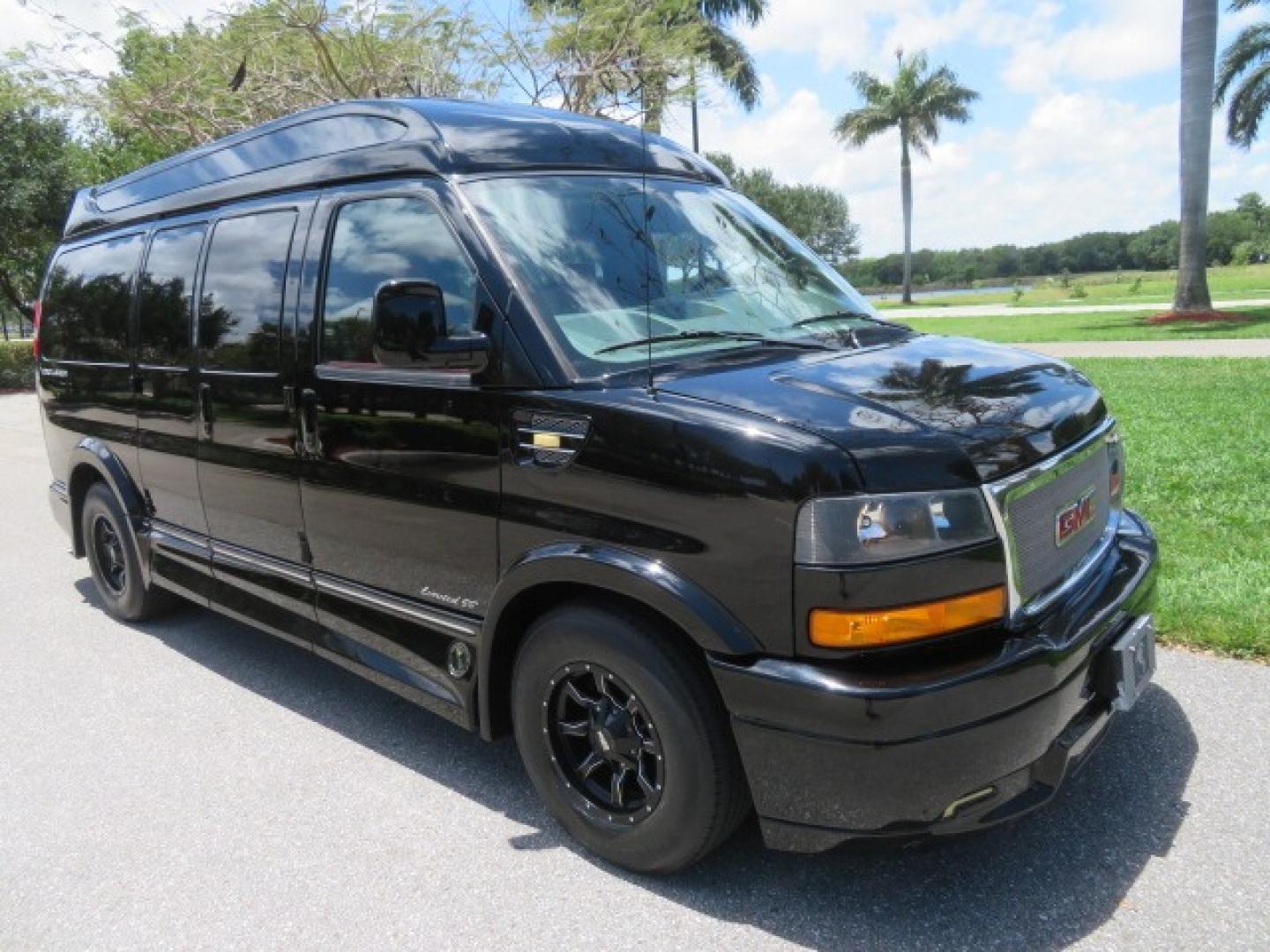 2018 Black /Red GMC Savana G2500 Cargo (1GTW7AFG9J1) with an 6.0L V8 OHV 16V FFV engine, 6A transmission, located at 4301 Oak Circle #19, Boca Raton, FL, 33431, (954) 561-2499, 26.388861, -80.084038 - Photo#15